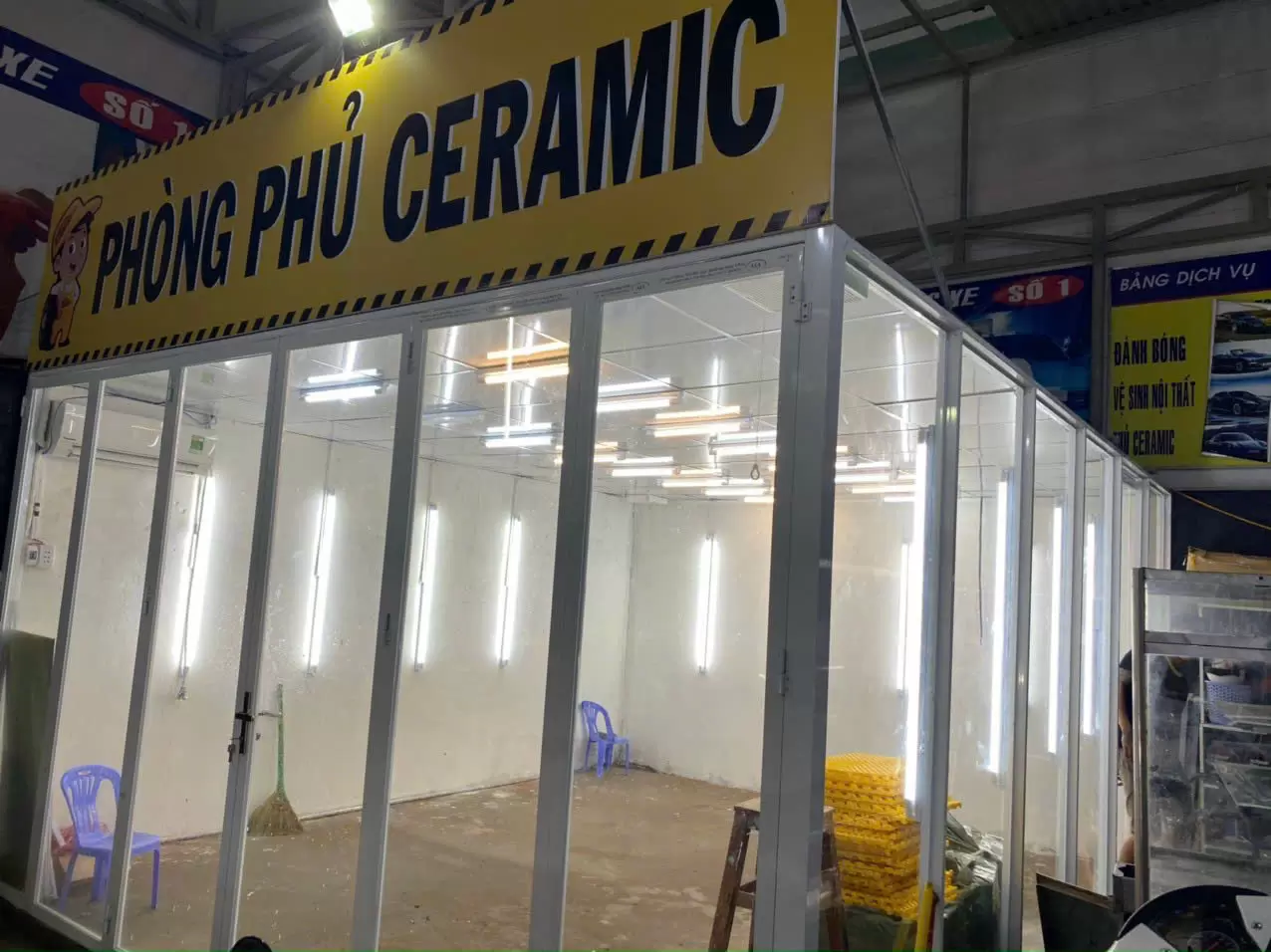 THI CÔNG VÁCH NGĂN